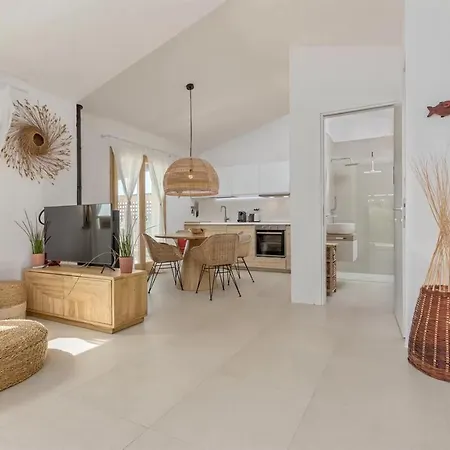 Semesterbostad Casa Noue Tertenìa